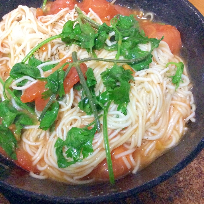 トマトパクチー素麺